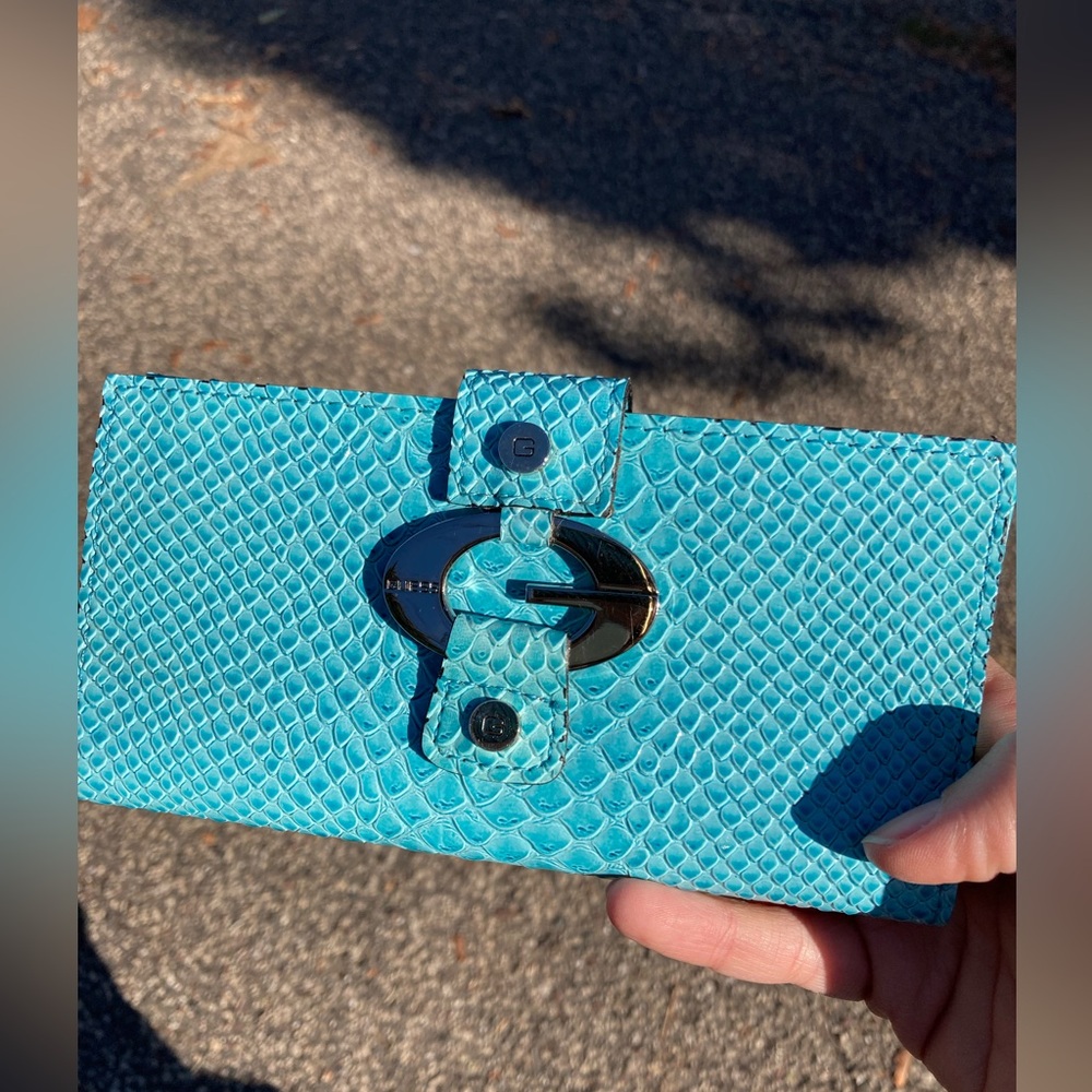 Guess Alligator Wallet - Early 2000s style